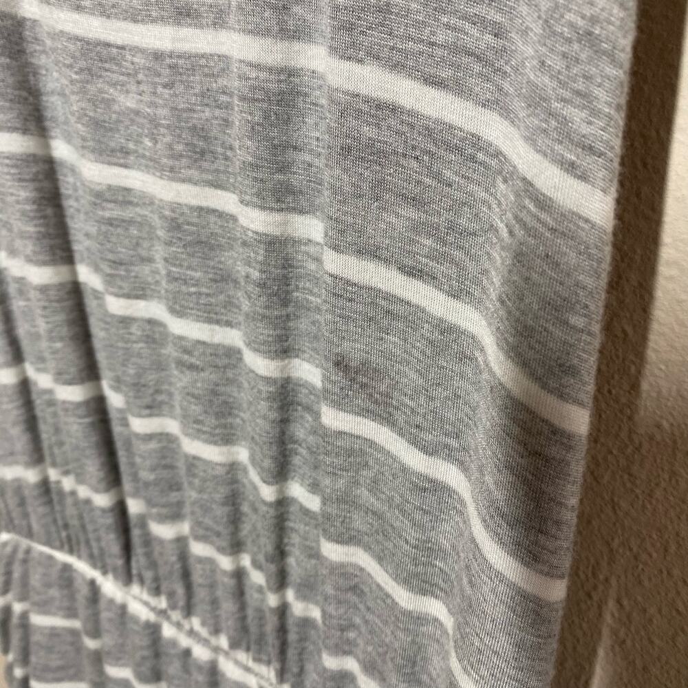 The Vanity Room Women's Gray White Striped Ruched Sleeveless Dress Size Small - Picture 9 of 9